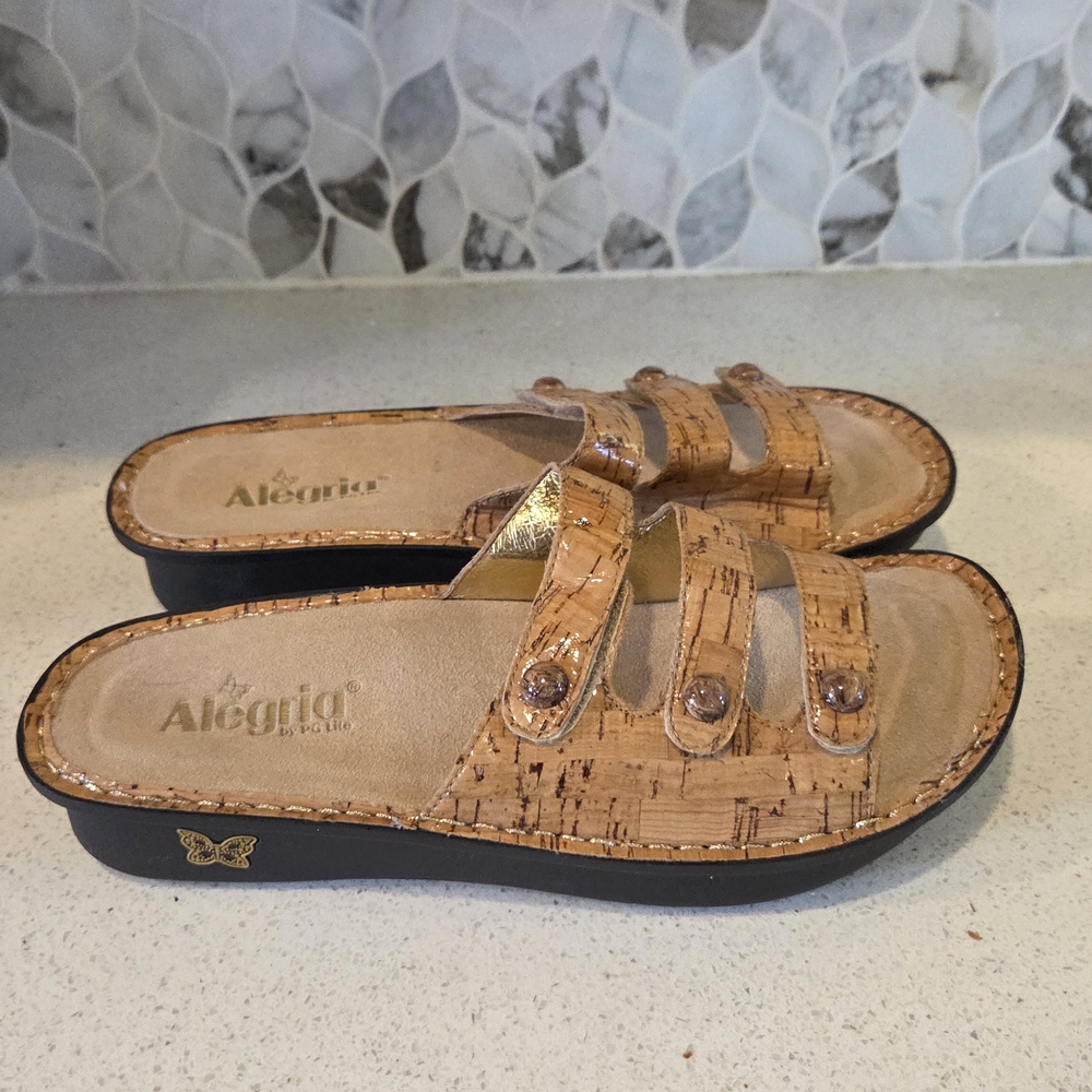 Alegria Women's Tan Slide Sandals